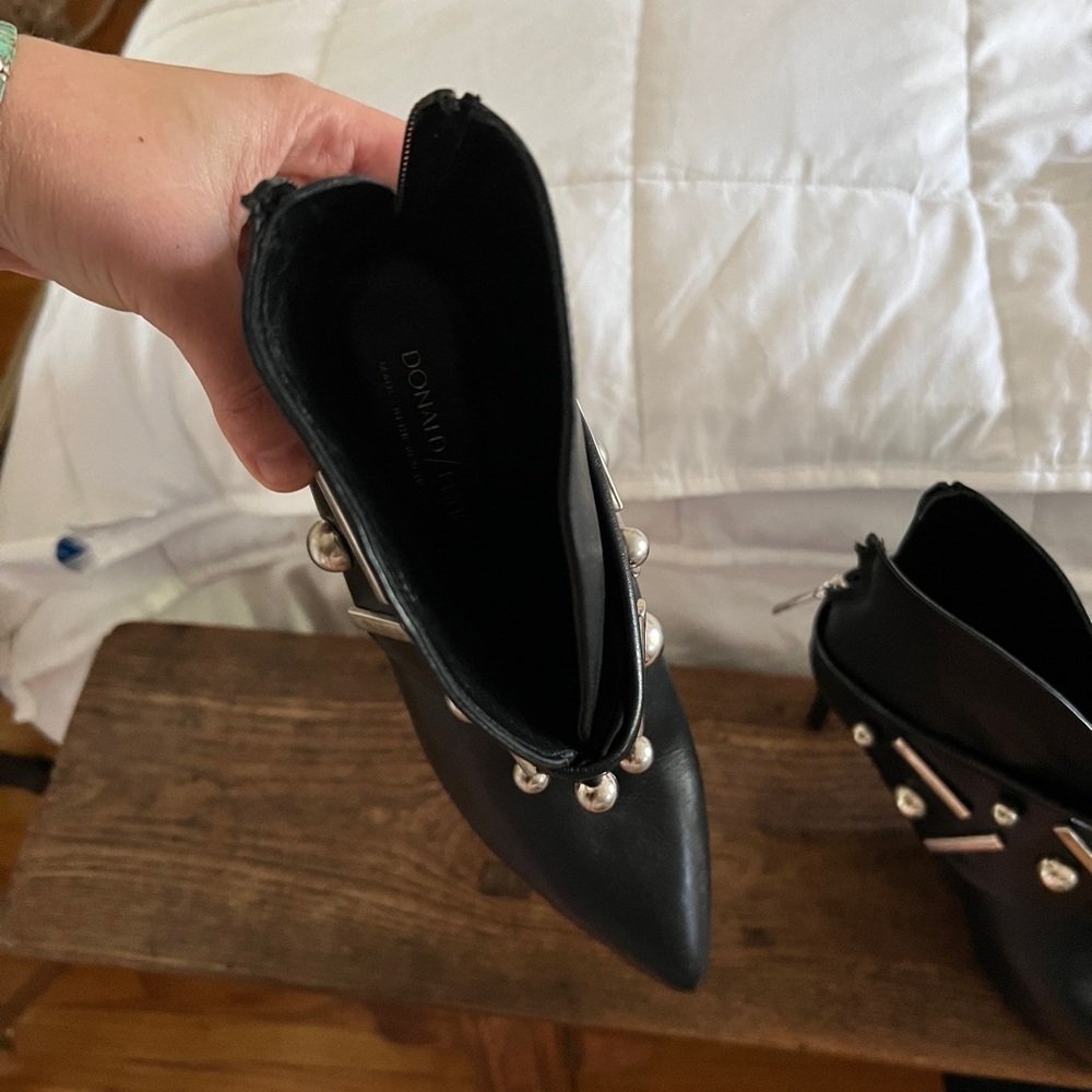 Donald J. Pliner Black Leather booties - Picture 4 of 4